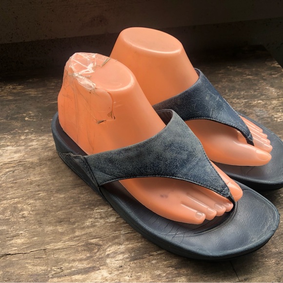 FitFlop Women's Navy Blue Leather Toe-Post Sandals Size 8 - Picture 6 of 10